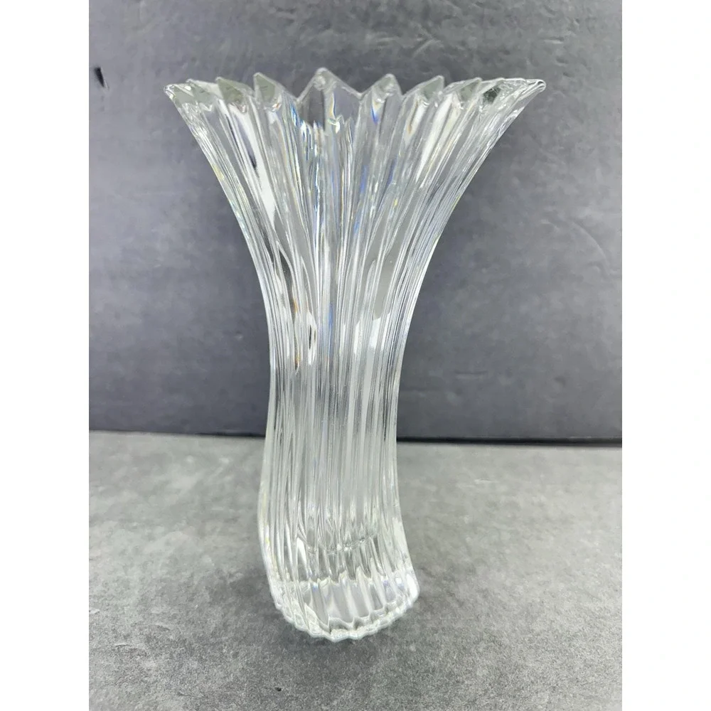 Mikasa Diamond Fire Crystal Curved Vase Sawtooth Starburst Rim 8.5